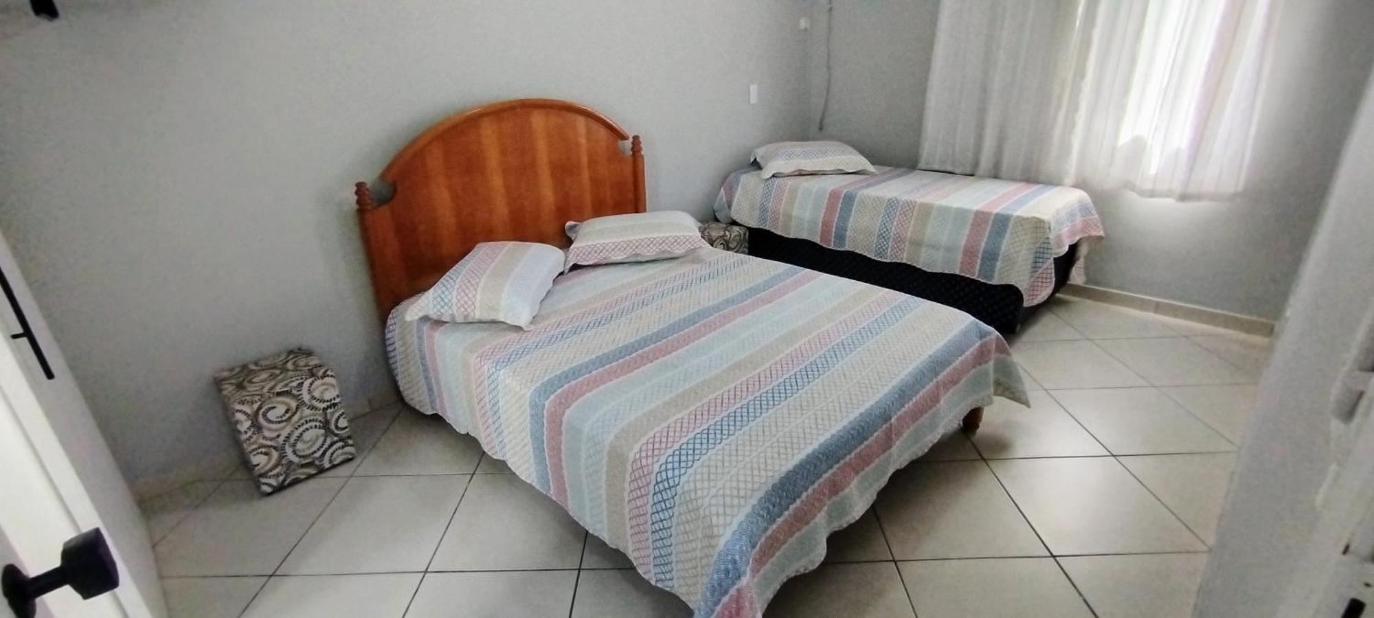 Apartamento - Praia Das Asturias Гуаружа Номер фото